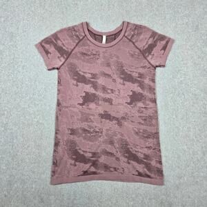 Athleta Womens Large Momentum Seamless Camo Tee in the Cascadia Violet colorway